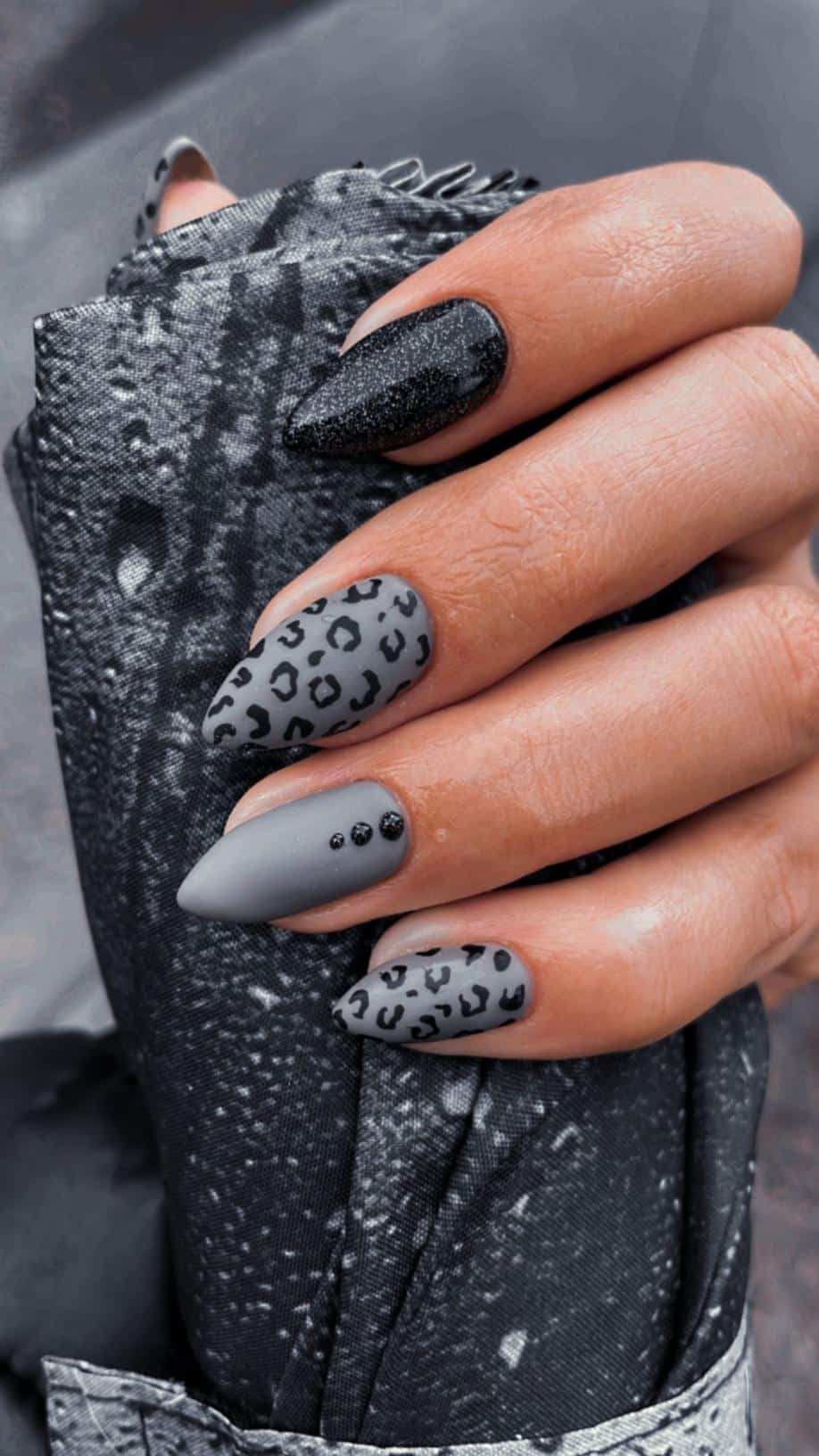 Black Nails