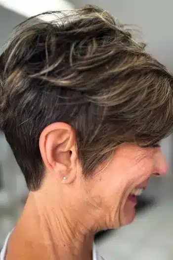 Dark-Rooted Pixie With Pale Highlights