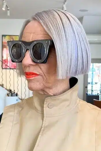 Short Hairstyles for Women Over 70 With Fine Hair - Straight Jaw-Length Blunt Bob Hairstyle
