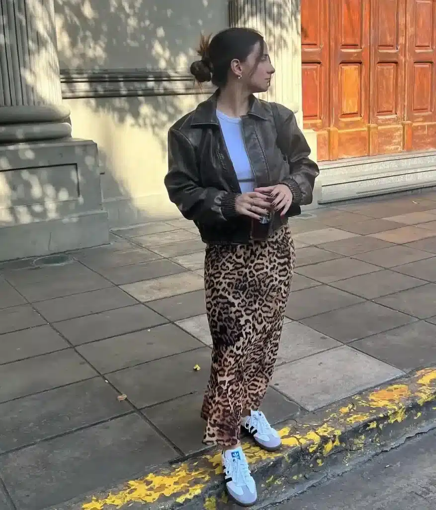 Samba Outfit Ideas - Effortless Street-Chic Glam