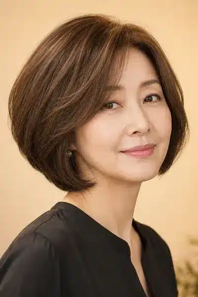 30 short bob haircuts for women over 50 that look youthful 6