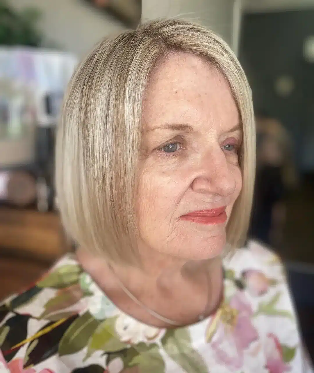 Medium straight bob with blonde babylights