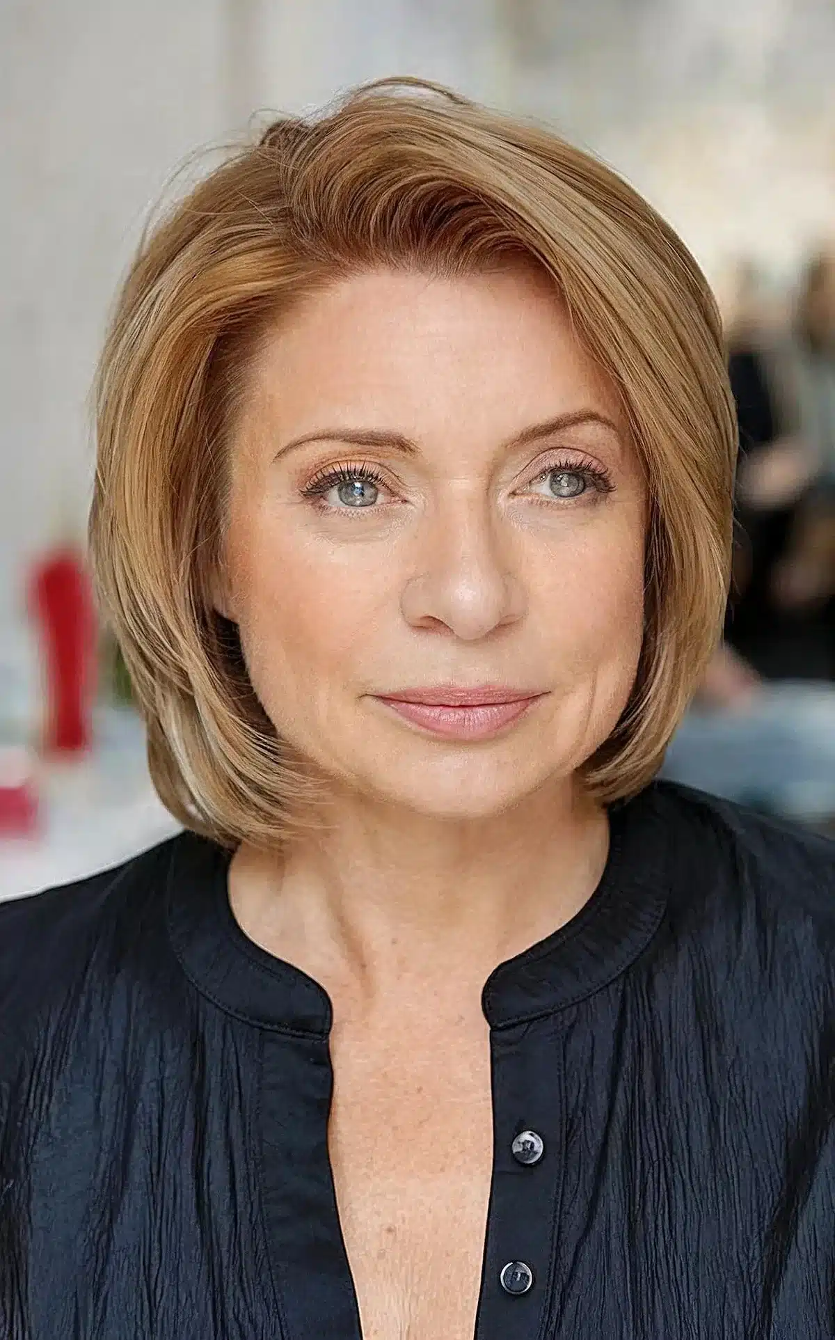 55 modern layered bob haircuts for women over 50 to take years off 18