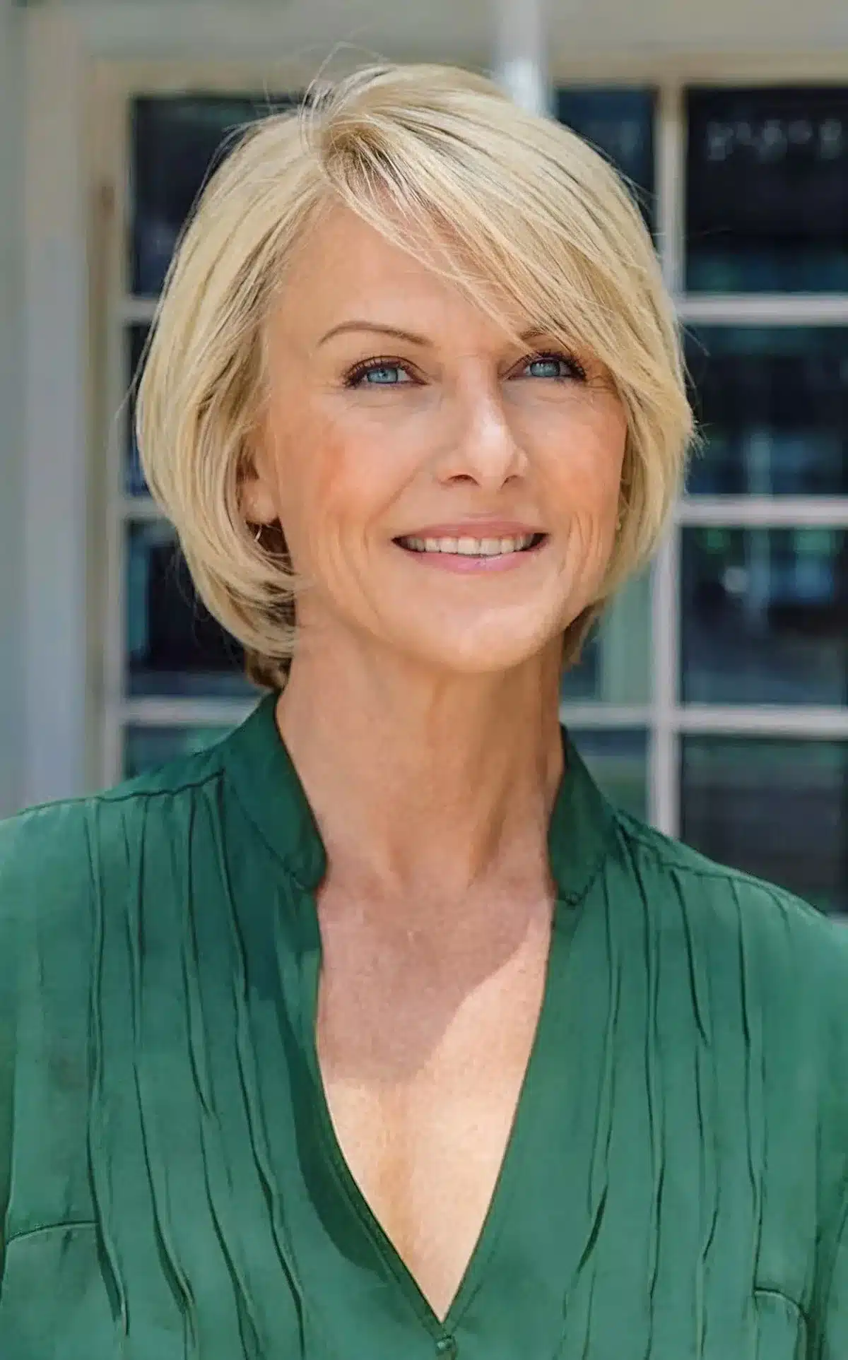 55 modern layered bob haircuts for women over 50 to take years off 25