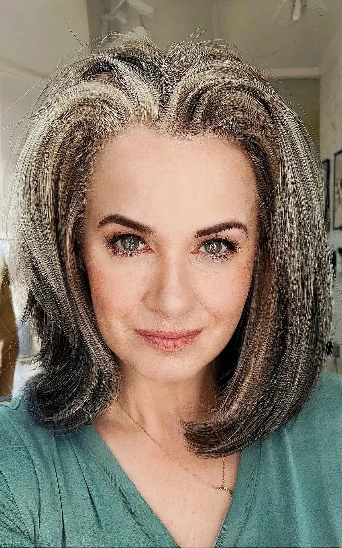 55 modern layered bob haircuts for women over 50 to take years off 37