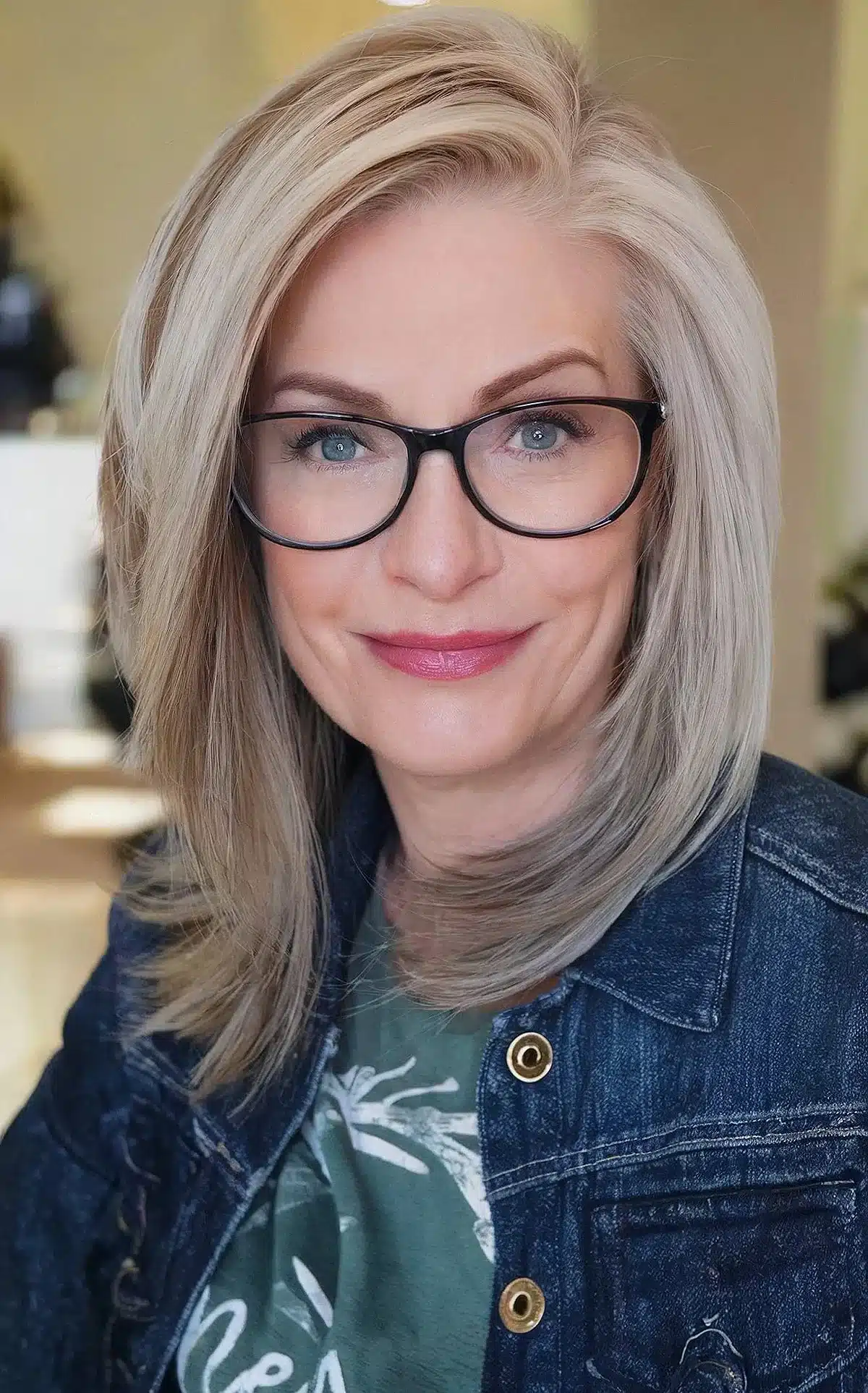 55 modern layered bob haircuts for women over 50 to take years off 42